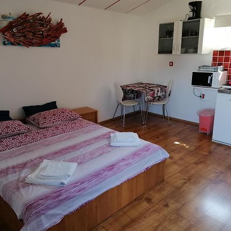 Nice Studio Near Centar+Free Parking Ровинь Экстерьер фото