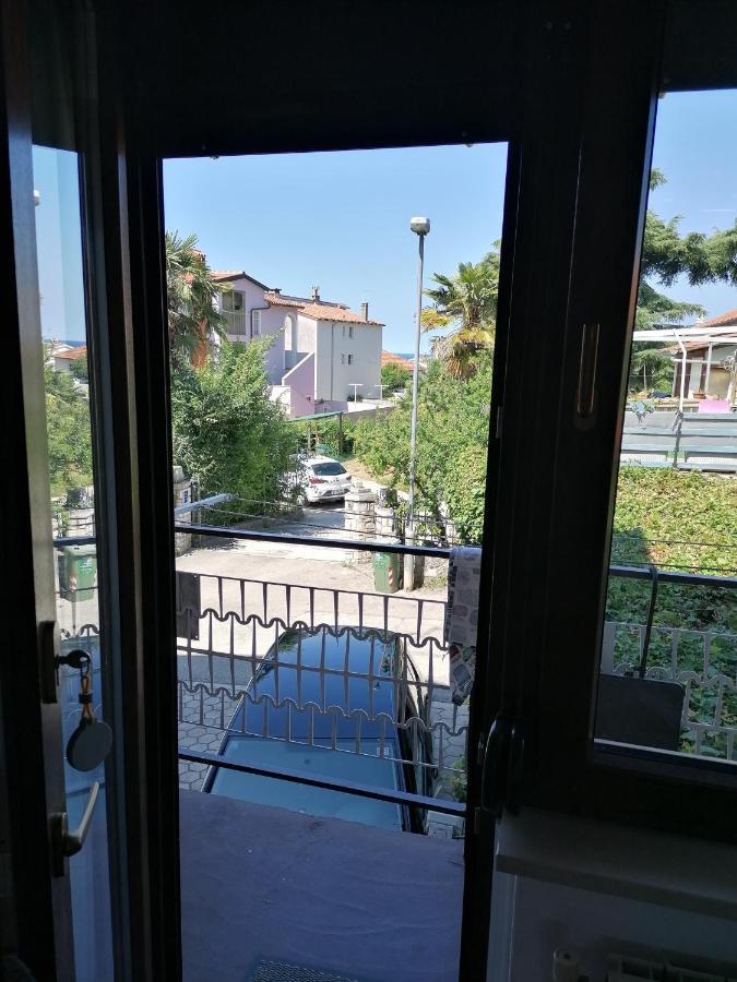 Nice Studio Near Centar+Free Parking Ровинь Экстерьер фото