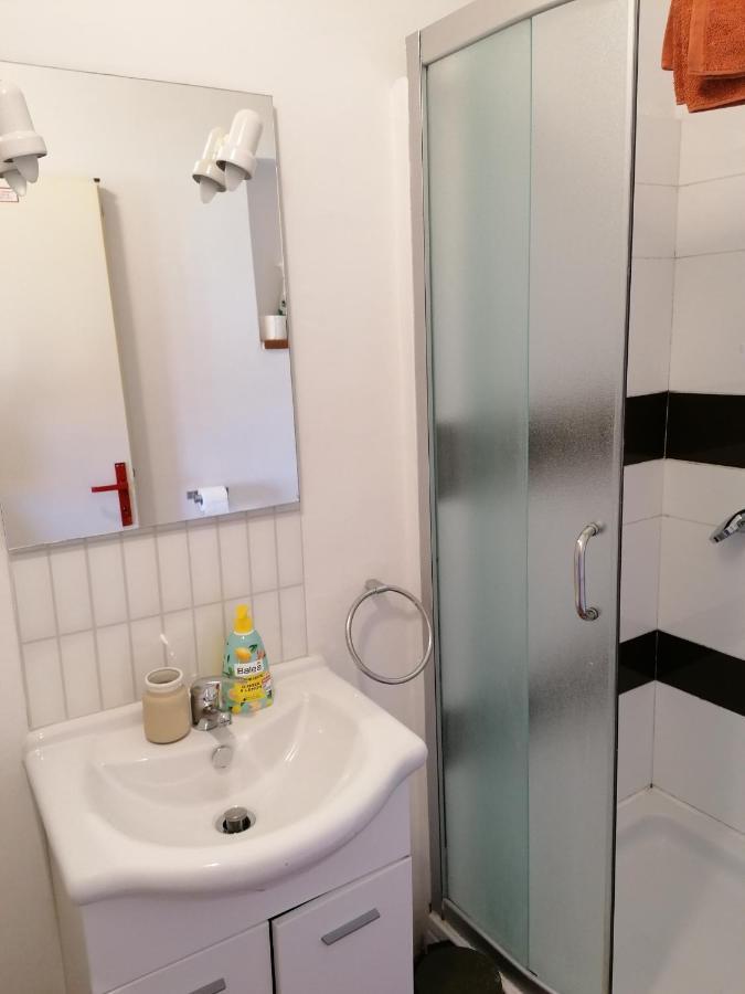 Nice Studio Near Centar+Free Parking Ровинь Экстерьер фото