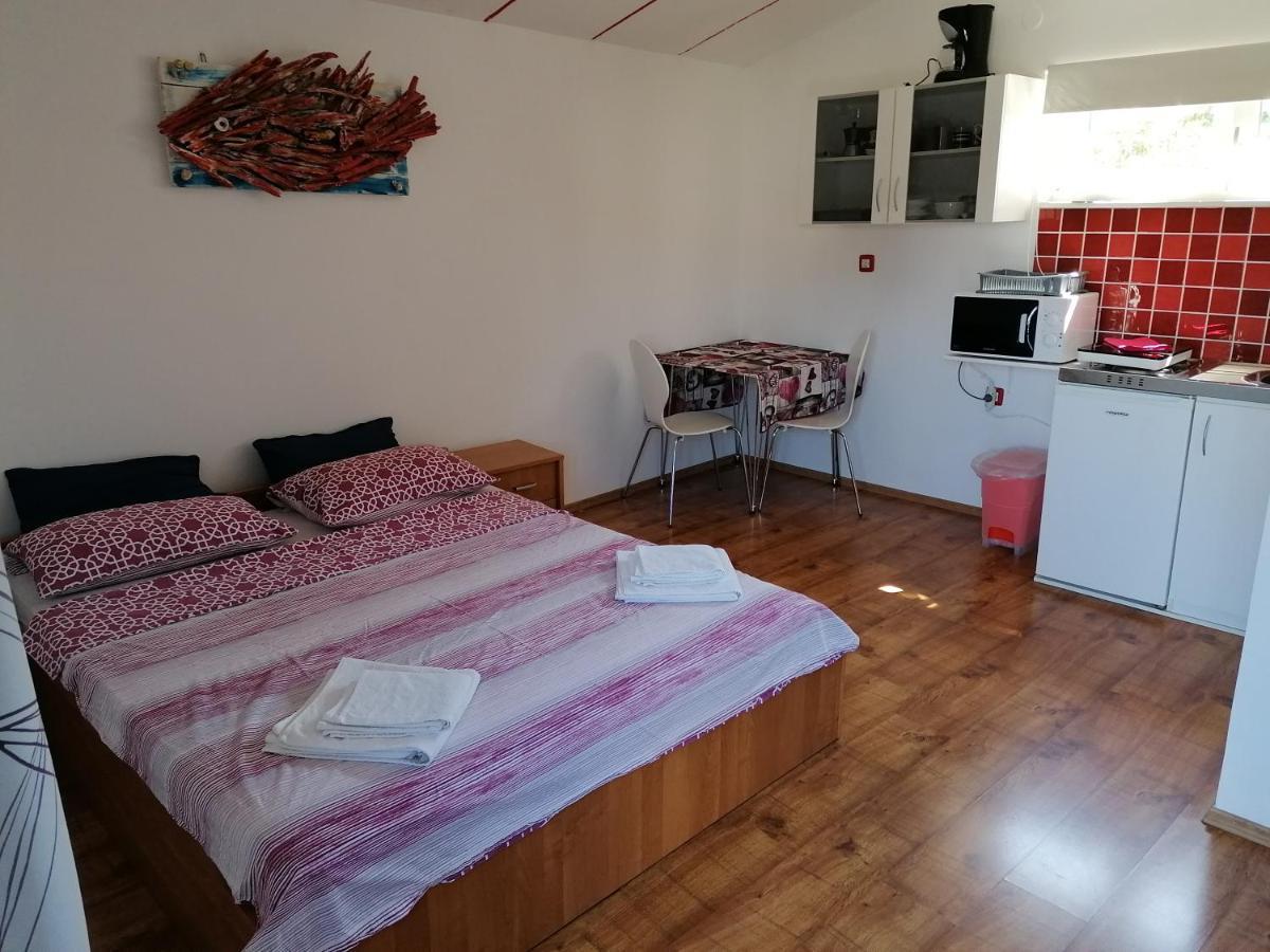 Nice Studio Near Centar+Free Parking Ровинь Экстерьер фото